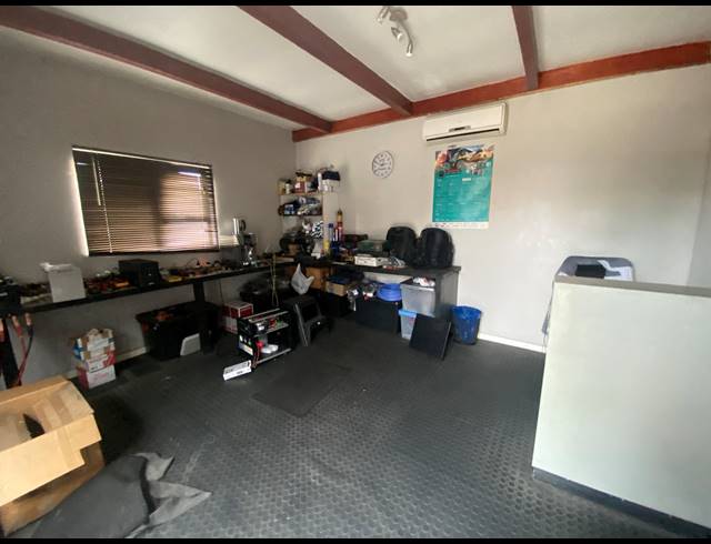 350M² BUILDING FOR SALE IN MILNERTON CENTRAL